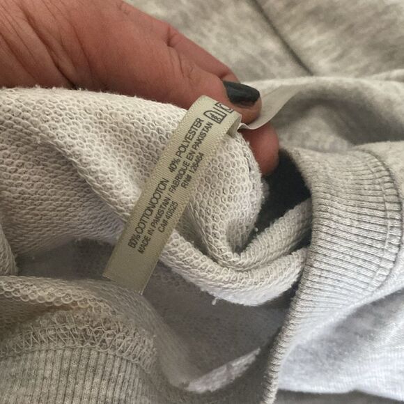 J.O. & Co. Ultra Soft Gray Crop Oversized Pullover - Picture 4 of 4